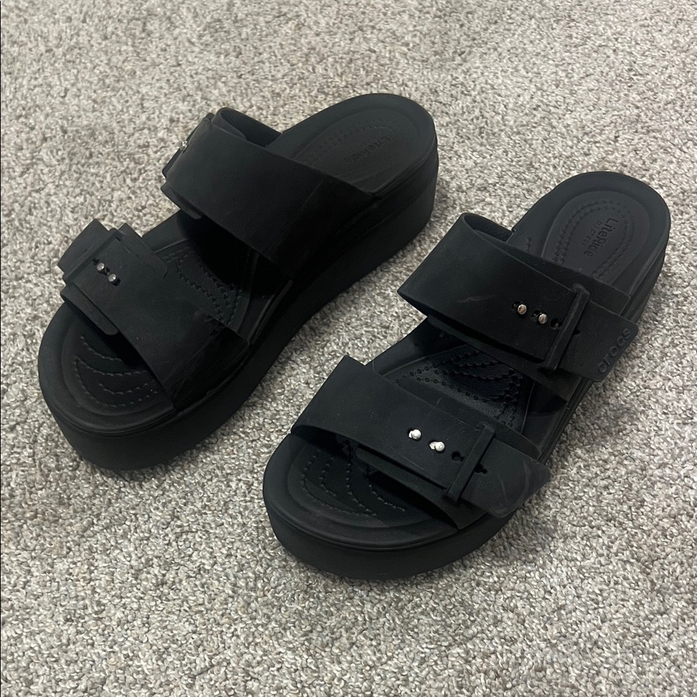 Crocs Brooklyn Buckle Low Wedge Sandals